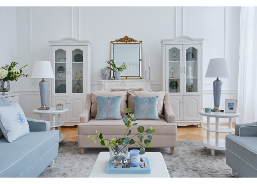 salon z beżową sofą