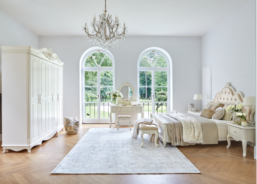 sypialnia z szafą i toaletką aranżacja