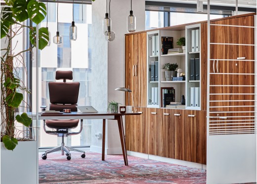 Skórzany ergonomiczny fotel biurowy ERGO 900 brązowy
