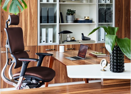 Skórzany ergonomiczny fotel biurowy ERGO 900 brązowy