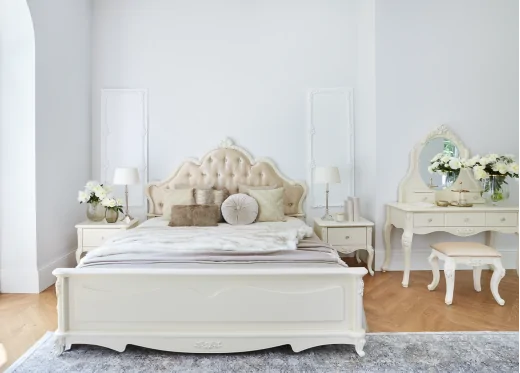 eleganckie łóżko tapicerowane